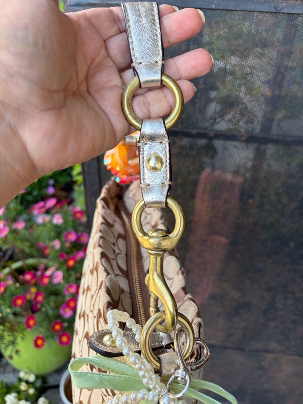Gorgeous Y2k Coach F16879 Bleecker Leather Floral CARLY Khaki Gold Shoulder bag - Picture 7 of 16